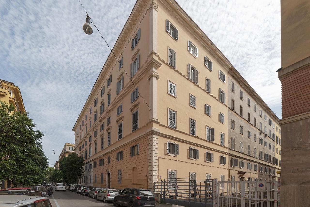 Rione Prati Elegant Apartment With Balcony Roma Dış mekan fotoğraf